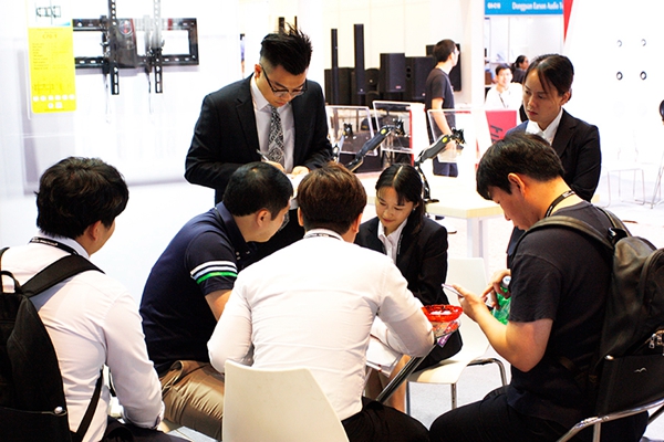 1694997492398173.jpg 92239295303fae19cc1c768f678c6385_HongKongElectronicsAutumnFair20186.jpg